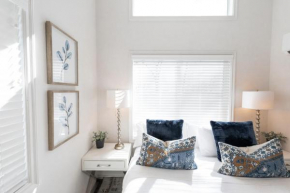 Beautiful Cottage on Historic Grounds Reno